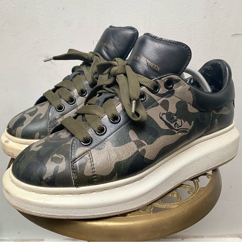 Alexander McQueen Oversized Camo Sneakers - Picture 2 of 14